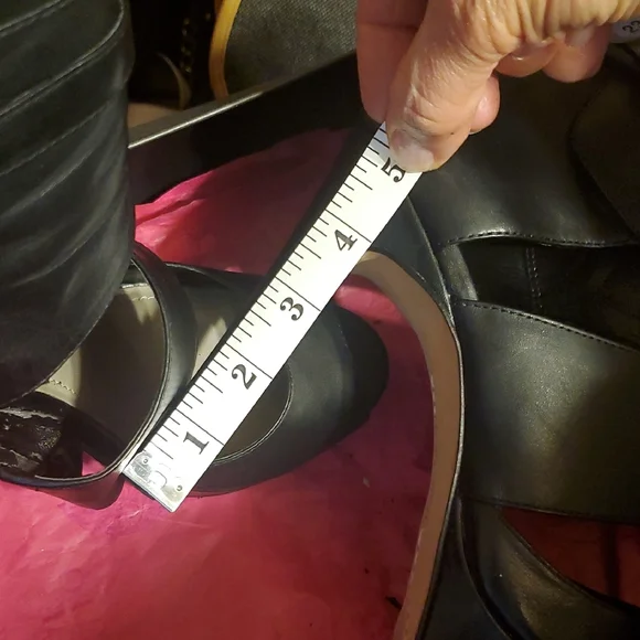 Vince Camuto Black Platform Heels with Strappy Design - Picture 13 of 14